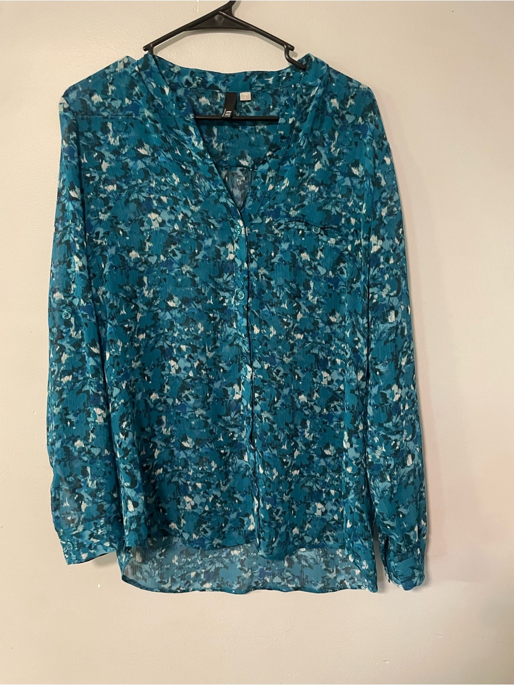 Kut From the Kloth Women's Blue  Floral Button-Down Blouse Large